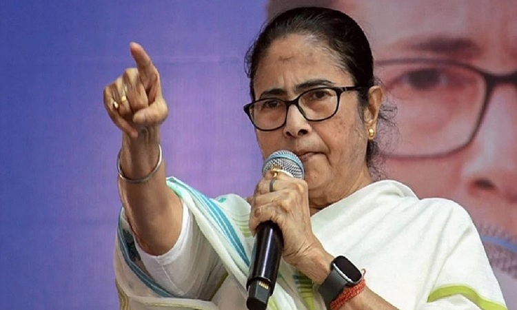 জনগণ চাইলে পদত্যাগ করতে রাজি আছি : মমতা