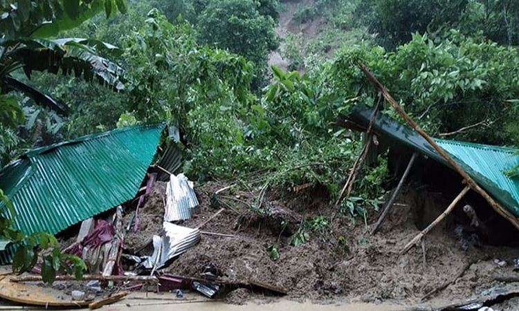 কক্সবাজারে একদিনে পাহাড় ধসে ৬ জনের মৃত্যু