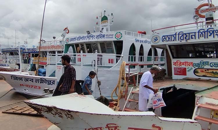 বরিশালে অভ্যন্তরীণ রুটের লঞ্চ চলাচল শুরু