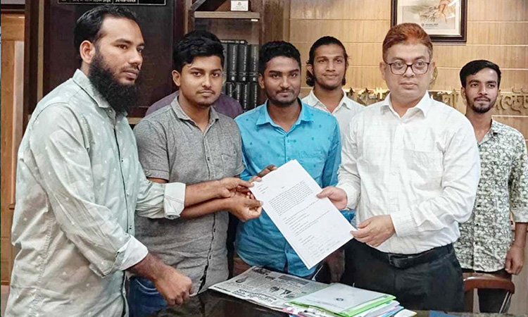 কৃষি জমি ভরাট ও চাঁদাবাজি বন্ধে নরসিংদী জেলা প্রশাসকের নিকট স্মারকলিপি