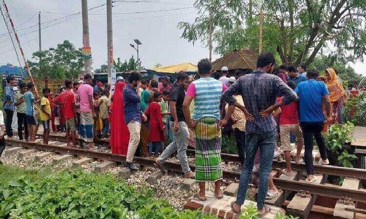 রেললাইন কালভার্টের নিচে ইজিবাইক চালকের মরদেহ উদ্ধার