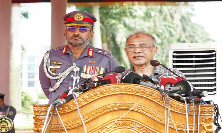 সেনাবাহিনীর ম্যাজিস্ট্রেসি ক্ষমতার সুফল ভোগ করবে জনগণ: স্বরাষ্ট্র উপদেষ্টা