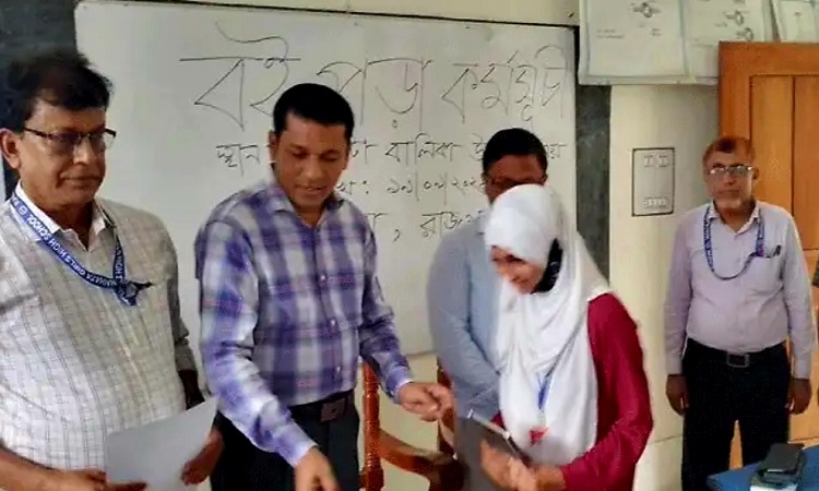 রাজশাহীর অতিরিক্ত বিভাগীয় কমিশনারের পবার হড়গ্রাম ইউপি পরিদর্শন
