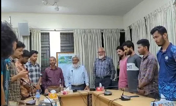 প্রোভিসি-ট্র্রেজারারকে শপথবাক্য পাঠ করালেন সমন্বয়করা