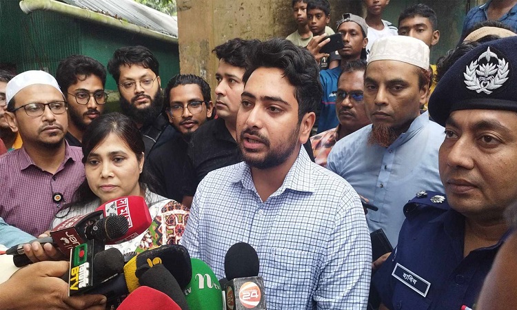পার্বত্য চট্টগ্রামে ইন্টারনেট বন্ধ ছিল এমন প্রমাণ কেউ দেখাতে পারবে না : উপদেষ্টা নাহিদ