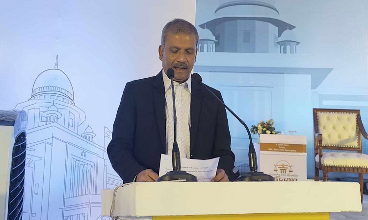 গায়েবি মামলা দিয়ে হয়রানি অন্তর্বর্তী সরকার সমর্থন করে না: উপদেষ্টা আসিফ নজরুল
