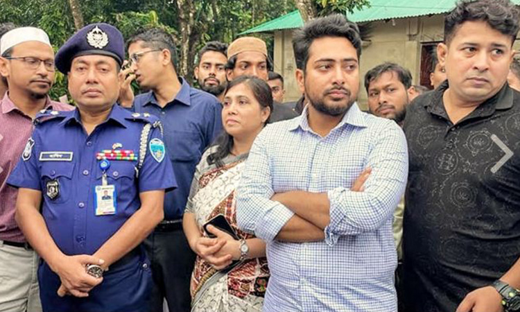 দেশকে অশান্ত করার বহুমুখী ষড়যন্ত্র চলছে: তথ্য উপদেষ্টা