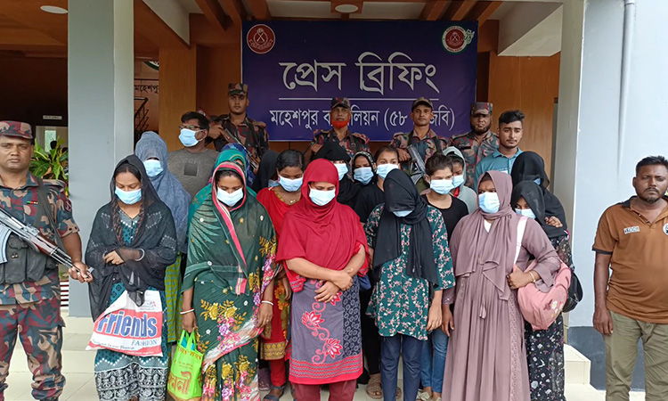 মহেশপুর সীমান্তে ৩ রোহিঙ্গা নারীসহ ১৭ জন আটক