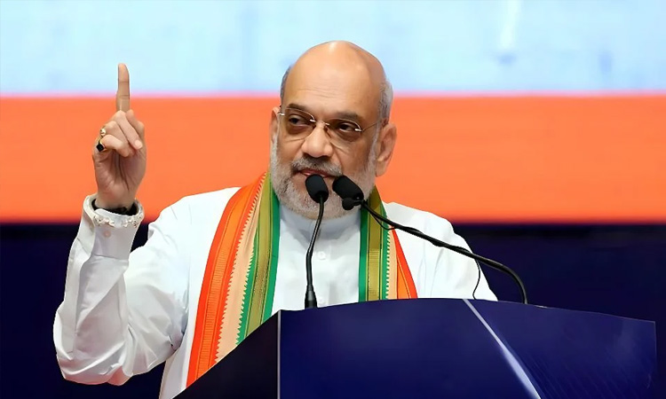 অবৈধ বাংলাদেশিদের উল্টো ঝুলিয়ে রাখার হুমকি দিলেন অমিত শাহ