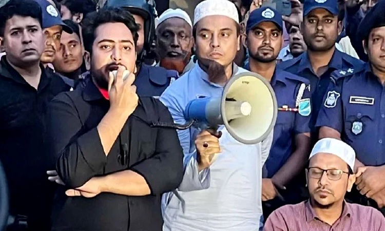 'পাহাড়ি ও বাঙালির মধ্যে দ্বন্দ্ব তৈরি করে অনেকে সুবিধা নিতে চায়'