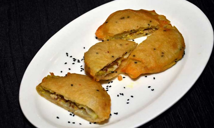 খেতে ভীষণ মজা, চালকুমড়ো-ইলিশ ভাজা