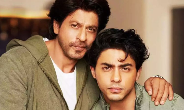 ছেলেকে নিয়ে কটাক্ষের মুখে শাহরুখ খান