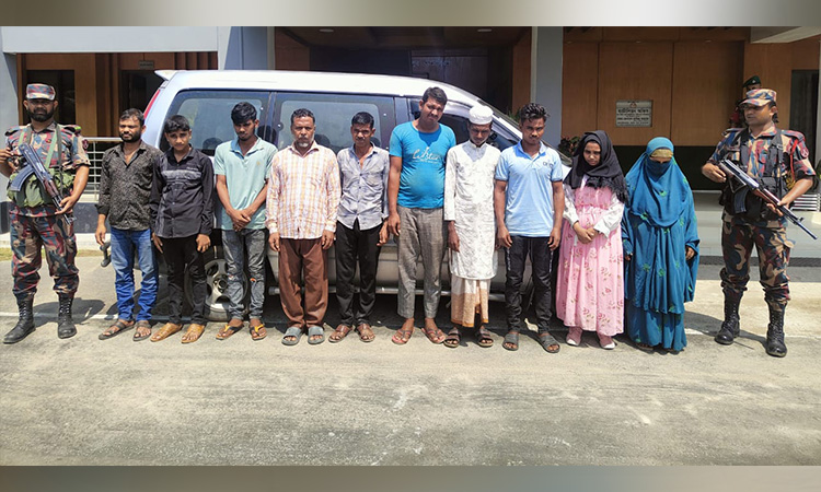 মহেশপুর সীমান্ত থেকে ৩ রোহিঙ্গাসহ আটক ১০