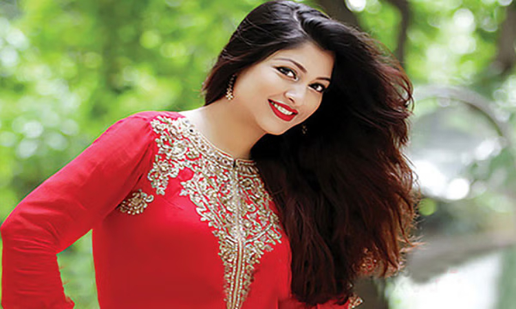 ফেসবুক ব্যবহার করেন না অভিনেত্রী সারিকা