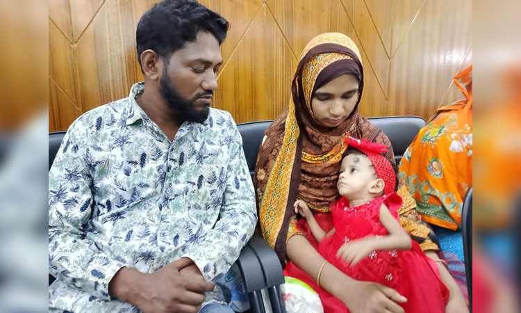 ঢামেকে জোড়া শিশু রিফা-শিফাকে সফলভাবে আলাদা করা হয়েছে
