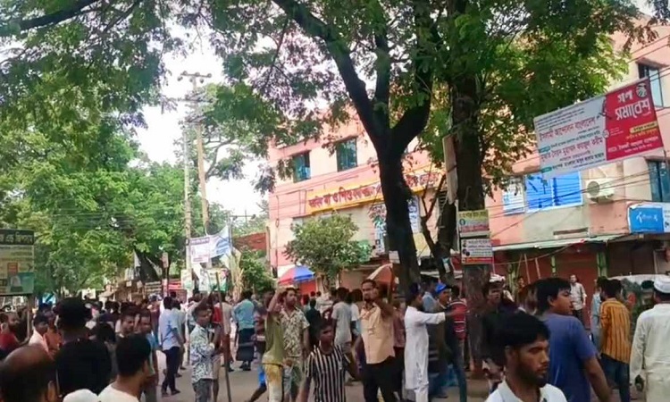 সরাইলে দু'দল গ্রামবাসীর সংর্ঘষ, পুলিশ-সাংবাদিকসহ আহত অর্ধশত