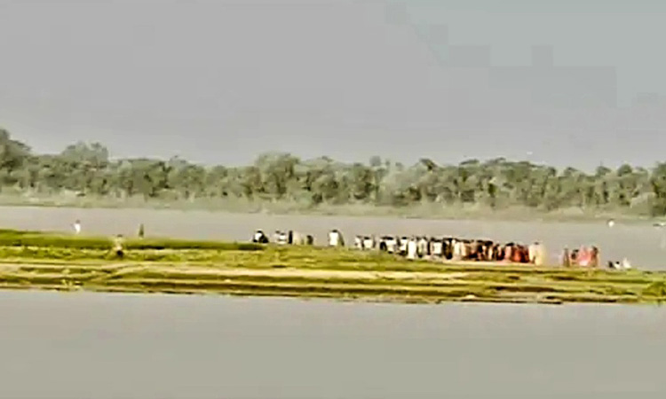 রাজশাহীতে বিলকুমারী বিল থেকে অজ্ঞাত ব্যক্তির লাশ উদ্ধার