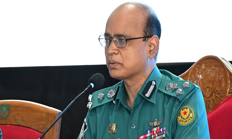 জনগণের প্রত্যাশা পূরণে পুলিশ নতুন উদ্যমে কাজ করছে: ডিএমপি কমিশনার