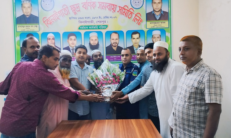 ঝিনাইগাতীতে ব্যবসায়ীদের সঙ্গে ওসির মতবিনিময়