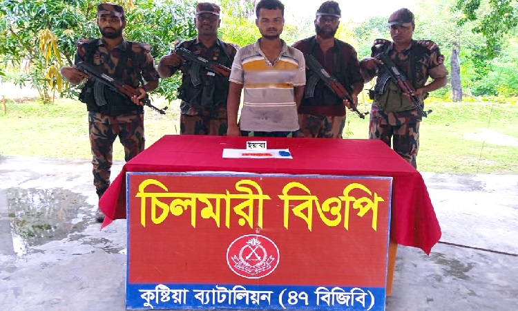 দৌলতপুরে ১৫৫ পিস ইয়াবাসহ যুবক আটক