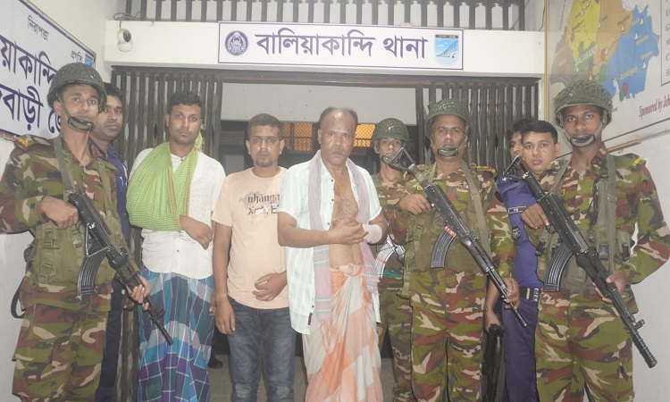 বালিয়াকান্দিতে বিএনপির দুই গ্রুপের সংঘর্ষ, যৌথবাহিনীর অভিযানে গ্রেফতার ৩