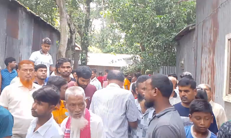 কালিহাতীতে যুবককে কুপিয়ে হত্যা