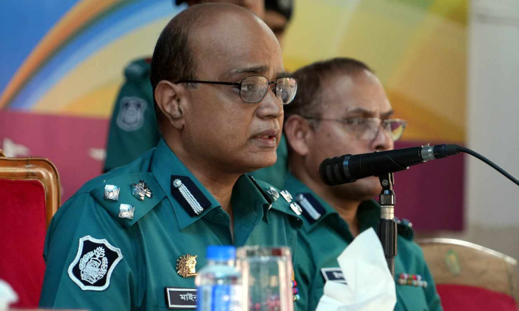 কাজের মধ্য দিয়েই জনগণের আস্থা অর্জন করতে হবে: ডিএমপি কমিশনার