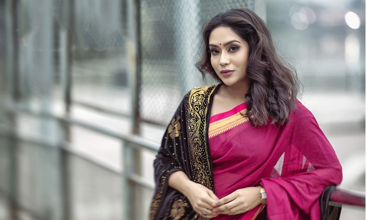 ‘রিমান্ড’-এ মম