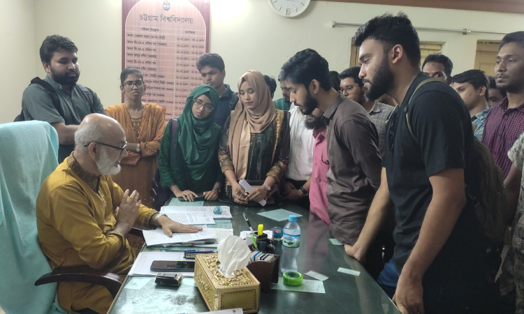 চবিতে রেজাল্ট পুনর্মূল্যায়ন কমিটি বহাল রাখতে শিক্ষার্থীদের আবেদন
