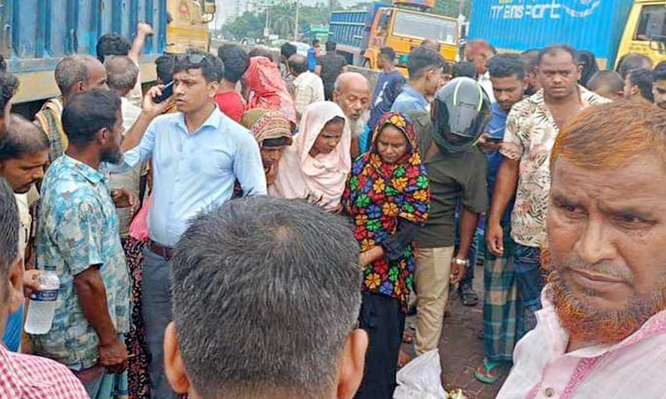 নরসিংদীতে রাস্তা পারাপারের সময় বাসচাপায় শিশু নিহত