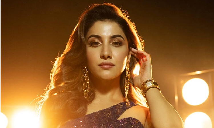 ঈশ্বরকে ধন্যবাদ, রাক্ষসদের সম্মুখীন হইনি: রুক্মিণী