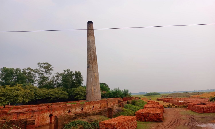 মান্দায় গ্রাহকের সাথে ভাটা ব্যবসায়ীর প্রতারণার অভিযোগ