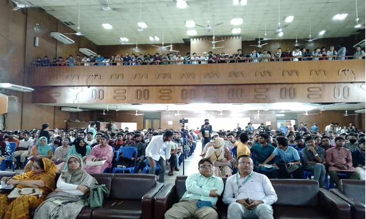 সাত কলেজের সমস্যার সমাধান শিক্ষার্থীদের কাছে : ঢাকা কলেজ অধ্যক্ষ