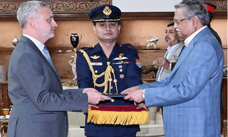 রোহিঙ্গা প্রত্যাবাসন নিশ্চিতে ইইউ’র সহায়তা চান রাষ্ট্রপতি