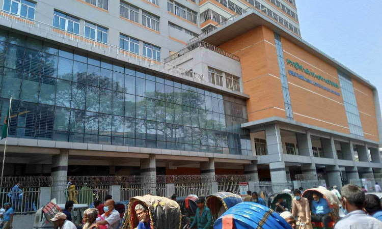 মা-বাবার পর চলে গেল শিশু বায়েজিদও