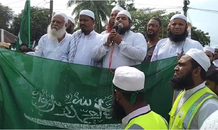 রাসুল (সা.)কে নিয়ে কটূক্তির প্রতিবাদে গুরুদাসপুরে বিক্ষোভ-সমাবেশ