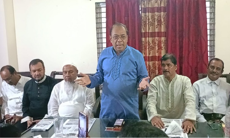 বোয়ালমারীতে সংবাদকর্মীদের সাথে বিএনপির সাবেক এমপির মতবিনিময়