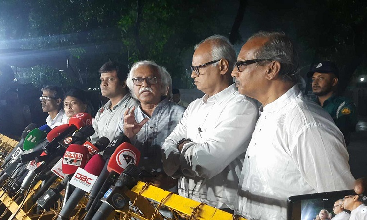 মুক্তিযুদ্ধকে বিতর্কিত না করতে আহ্বান জানিয়েছি: রুহিন হোসেন