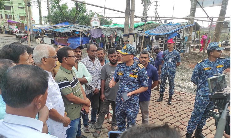 দুর্গাপূজা উপলক্ষে মোংলায় নিরাপত্তা জোরদার করেছে নৌবাহিনী