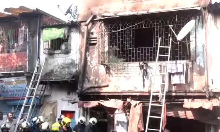 মুম্বাইয়ে অগ্নিকাণ্ডে এক পরিবারের ৭ জনের মৃত্যু