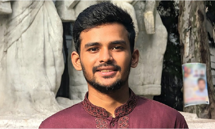প্রথম মাসের বেতন ত্রাণ তহবিলে দিলেন আসিফ মাহমুদ