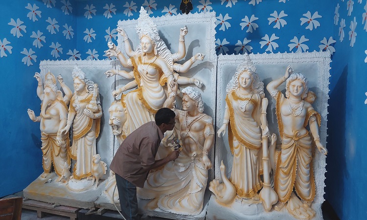 কুড়িগ্রামে উৎসবমুখর পরিবেশে দুর্গাপূজা শুরু