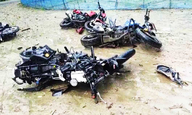 নদী দখল নিয়ে দুই গ্রামের সংঘর্ষ, আহত ৩