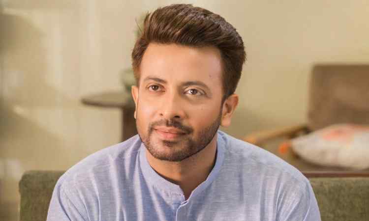 এবার তৃতীয় বিয়ে নিয়ে মুখ খুললেন শাকিব