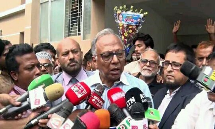 মাহমুদুর রহমানকে হত্যাচেষ্টা : শেখ হাসিনাসহ ৪৭ জনের নামে মামলা