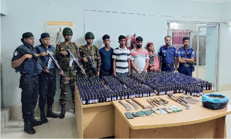 র‌্যাব-৯ ও সেনাবাহিনীর যৌথ অভিযানে ৪ মাদক ব্যবসায়ী গ্রেফতার