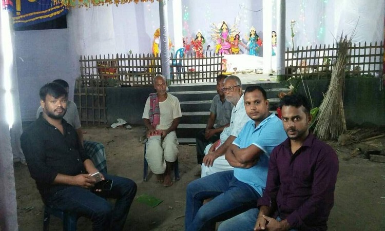 খানসামায় পূজা মণ্ডপ পাহারায় ছাত্রদল