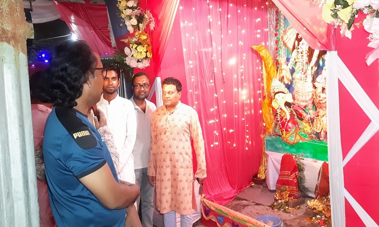 পূজা মণ্ডপ পরিদর্শনে হাকিমপুর পৌর বিএনপি
