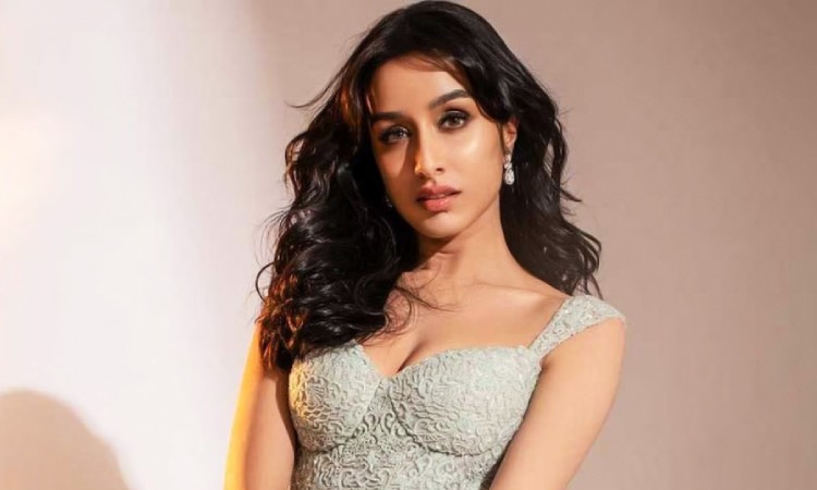 সম্পর্কের কথা স্বীকার করলেন শ্রদ্ধা