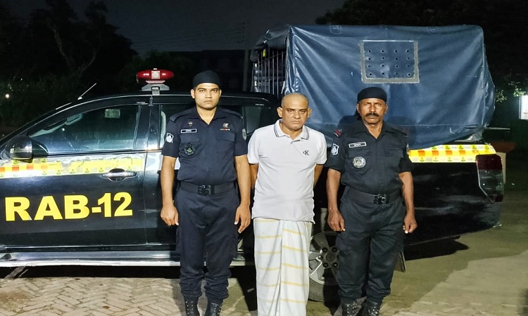 দৌলতপুরে চেয়ারম্যান হত্যার পরিকল্পনাকারী টুকু ঠাকুর গ্রেফতার